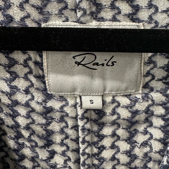 Top - Picture 2 of 3